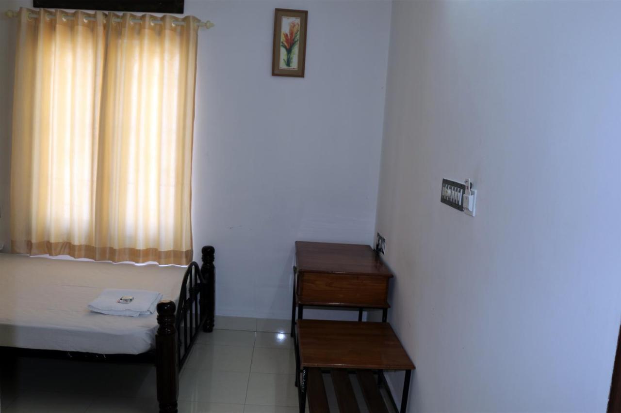 East Coast Hotel Thiruvananthapuram Bagian luar foto