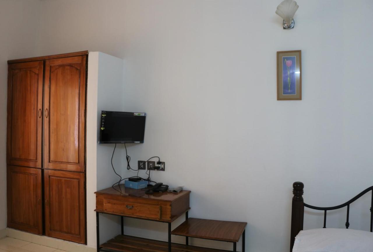 East Coast Hotel Thiruvananthapuram Bagian luar foto