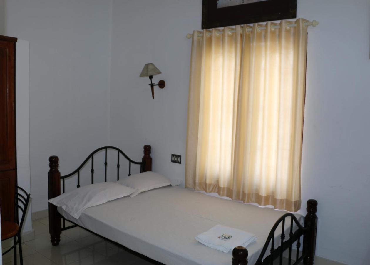 East Coast Hotel Thiruvananthapuram Bagian luar foto