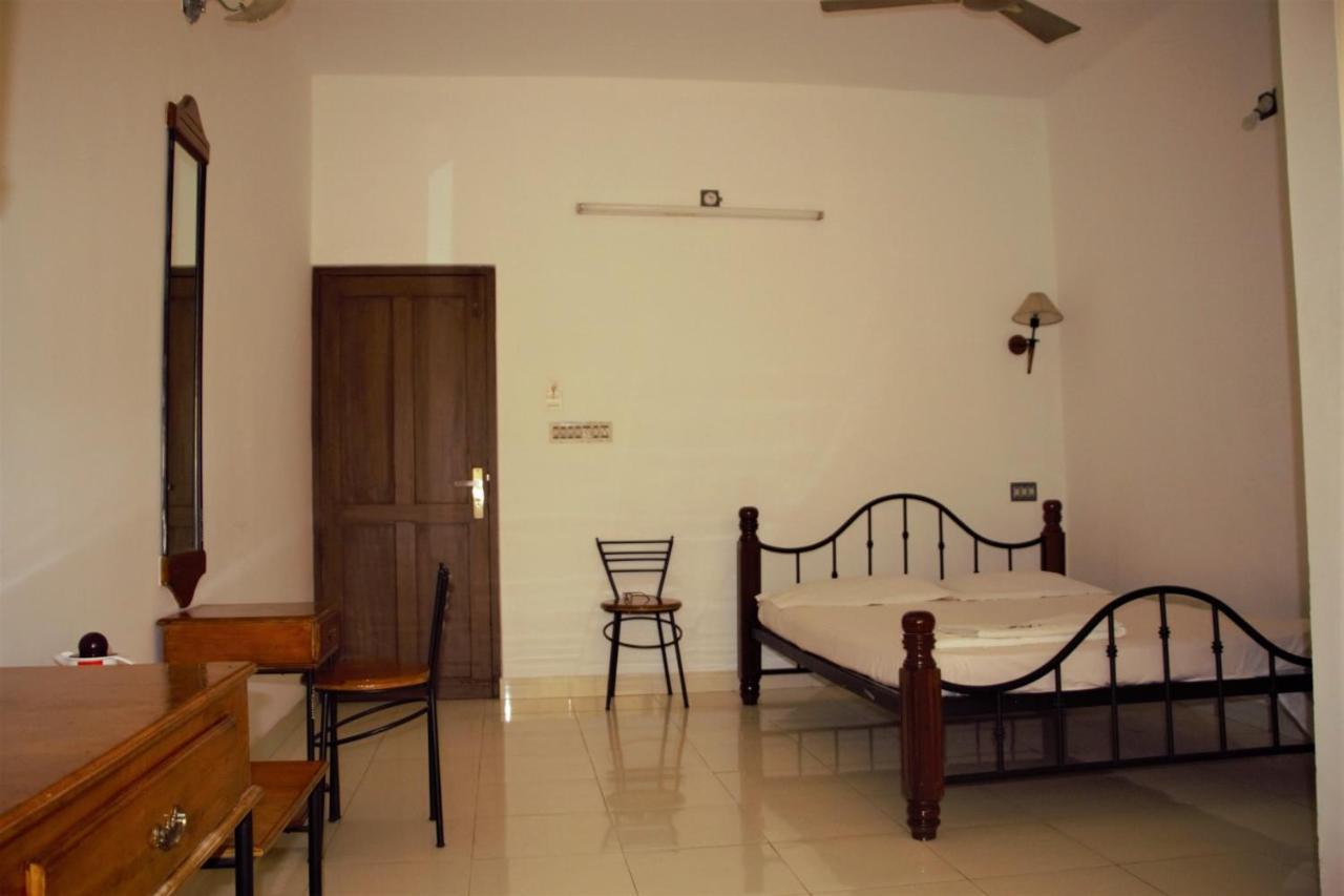 East Coast Hotel Thiruvananthapuram Bagian luar foto