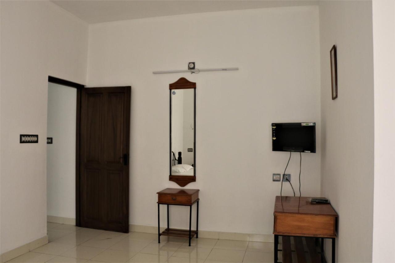 East Coast Hotel Thiruvananthapuram Bagian luar foto
