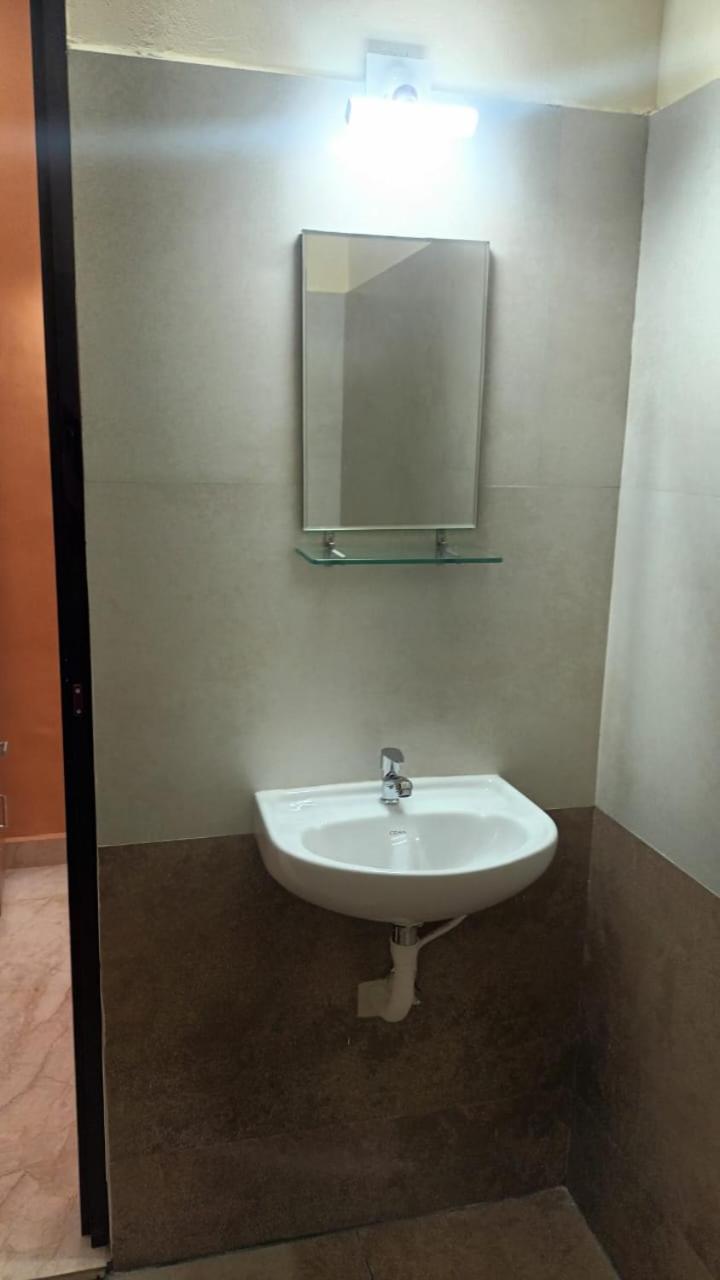 East Coast Hotel Thiruvananthapuram Bagian luar foto